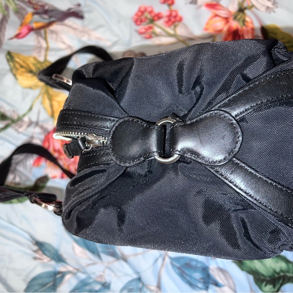 Women’s Tumi Handbag Medium Size - Picture 7 of 12